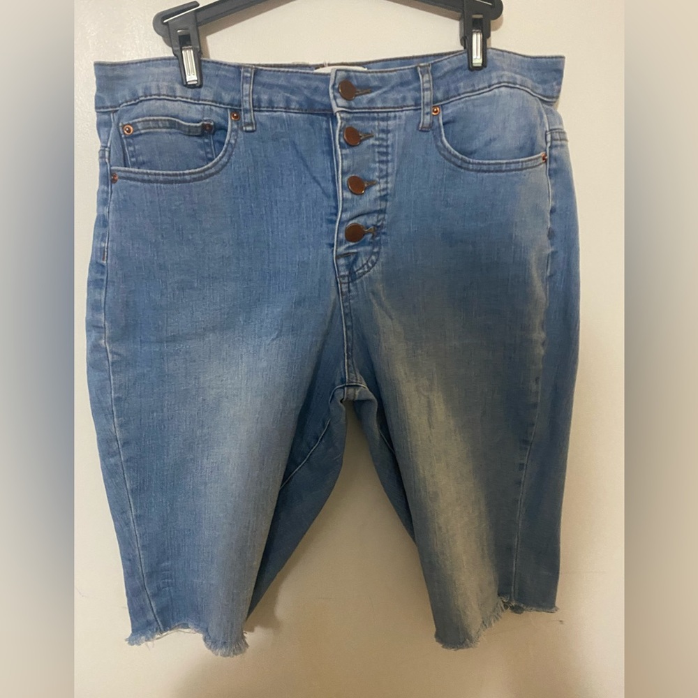 Women’s Bermuda shorts size 10